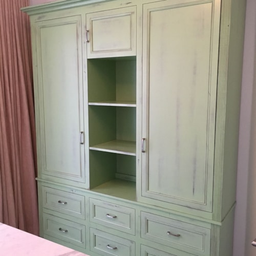 A Shabby-Chic Custom Wardrobe