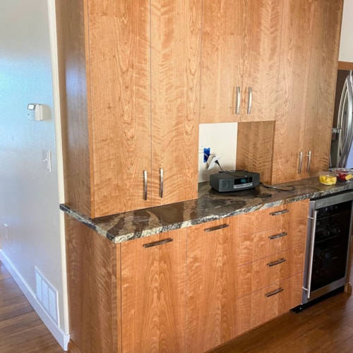 Custom Flat-Panel (Euro-Style) Cabinets